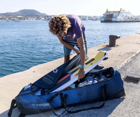 Duotone Team Bag Surf 6.0 Blau Reisetasche zum Kiten Model 2022 beim auspacken