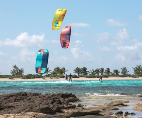 Duotone NEO 2019 Wave Kite am Beach vorm Strand