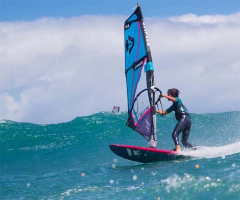 Duotone Now Kinder Rigg beim Windsurfen