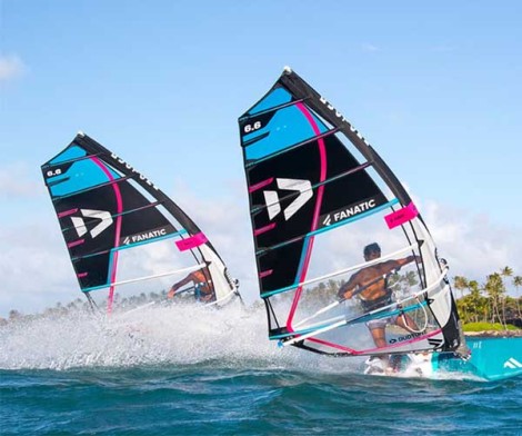 Duotone S_Pace 2020 zu zweit am Windsurfen