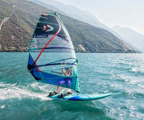 Duotone E_Pace C17 Pistaccio 2023 beim Windsurfen