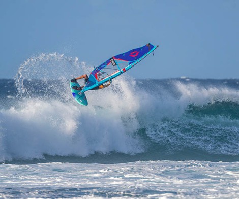 Fanatic Mamba TE Waveboard 2023 Windsurfboard auf der Welle