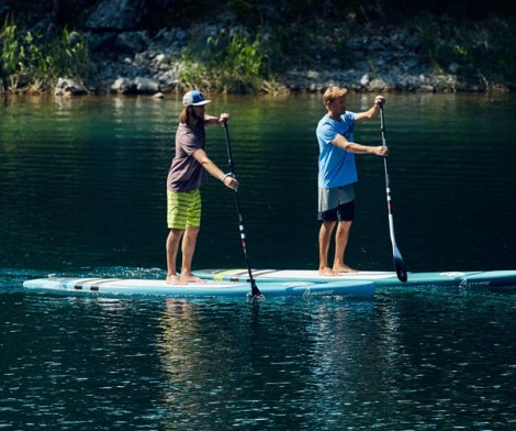 Paddeln zu zweit auf dem Fluss mit dem Neuen Fanatic Ray