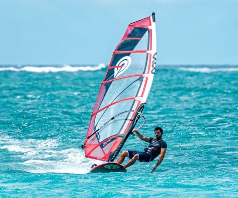 Goya Volar Freeride Single Windsurf Board beim Windsurfen