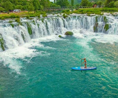 Paddeln vorm Wasserfall