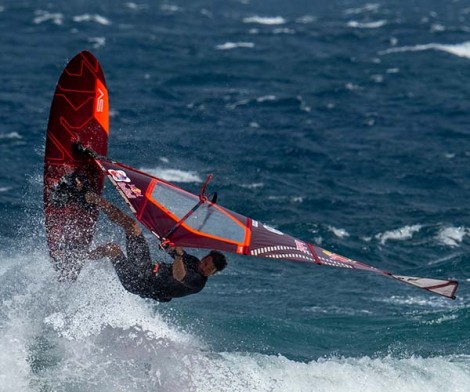 Beim Sprung Severne PYRO Pro Wave Windsurf Board 025