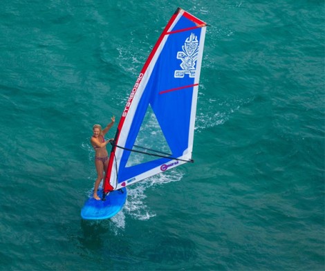 Windsurf Rigg mit Board zum Windsurfen