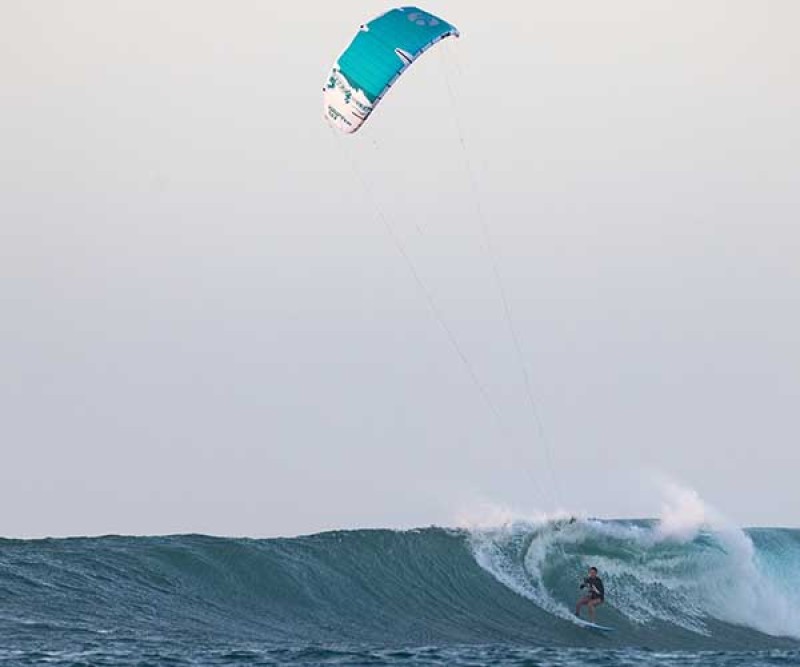 Cabrinha Drifter Kite C3 Aqua 2023 auf der Welle