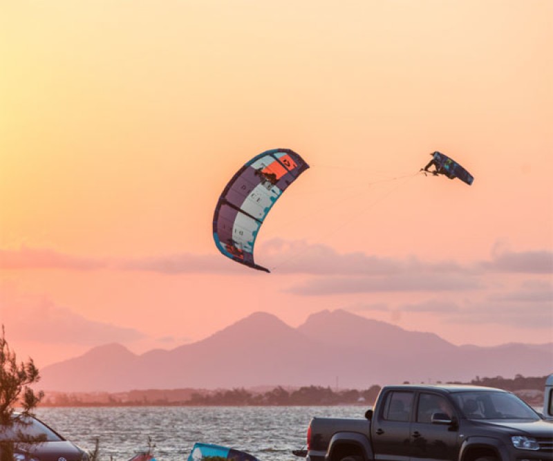 Duotone Dice 2019 Wave Kite am Beach vorm Strand