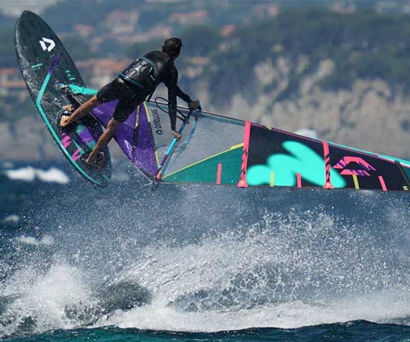 Duotone IDOL LTD C10 Freestyle Segel 025  beim Windsurfen