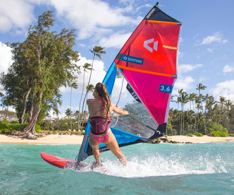 Duotone Now Junior Segel Rot/ blau 2019 beim Speed Windsurfen