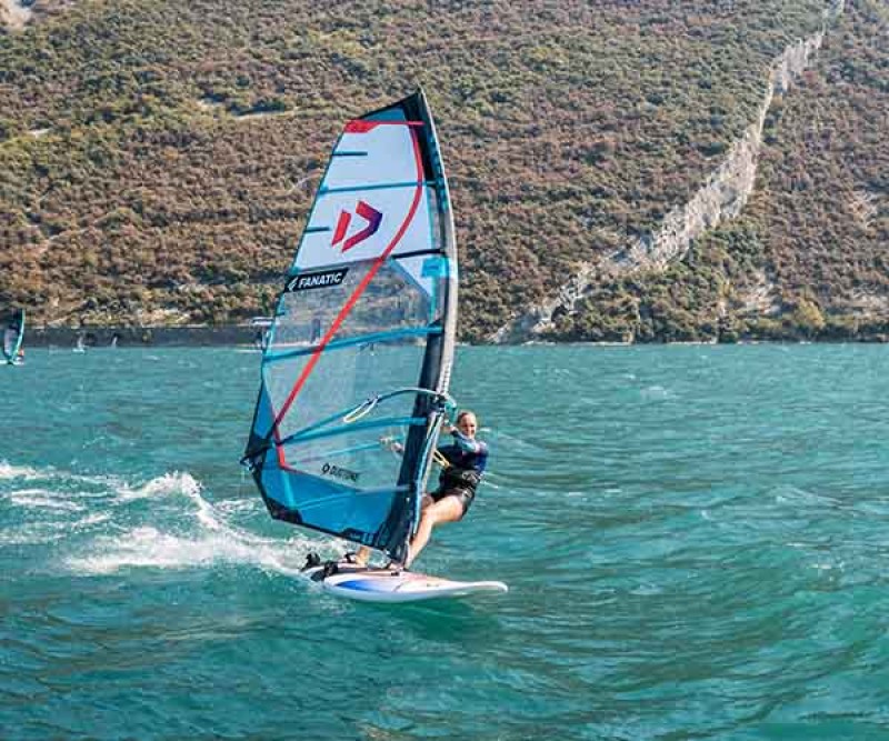 Duotone E Pace Rig Farbe C16 2023  zu zweit Windsurfen