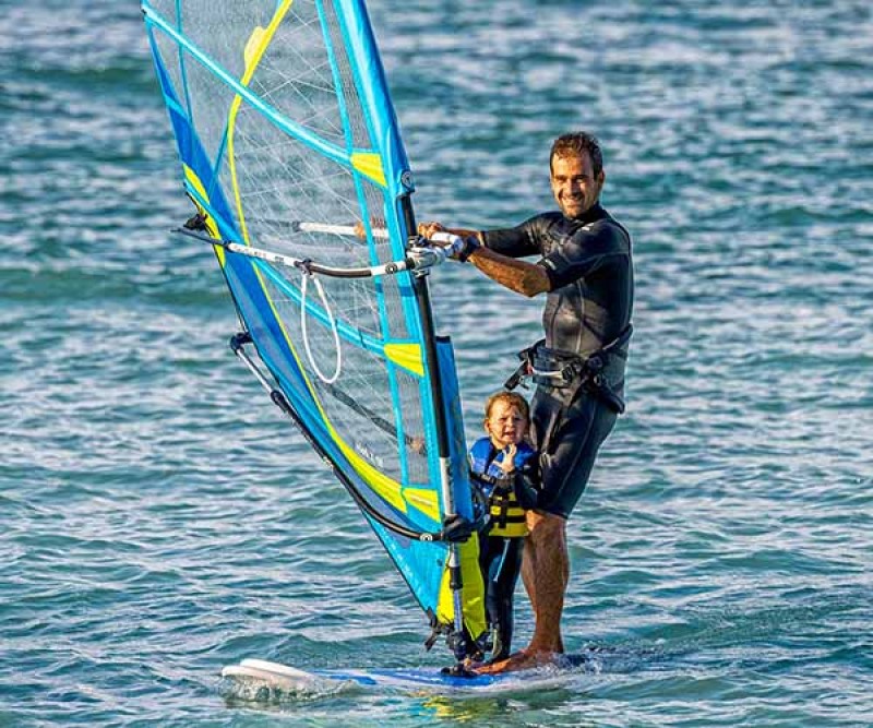 Goya Surf Trainer Single Windsurf Board beim wenden