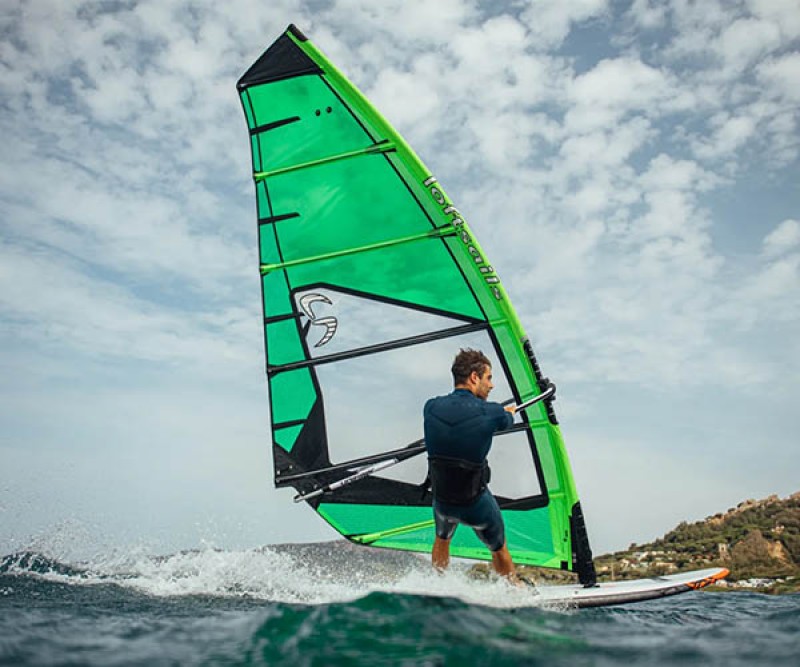 Loftsails Oxygen No Cam Grün 025 beim Windsurfen