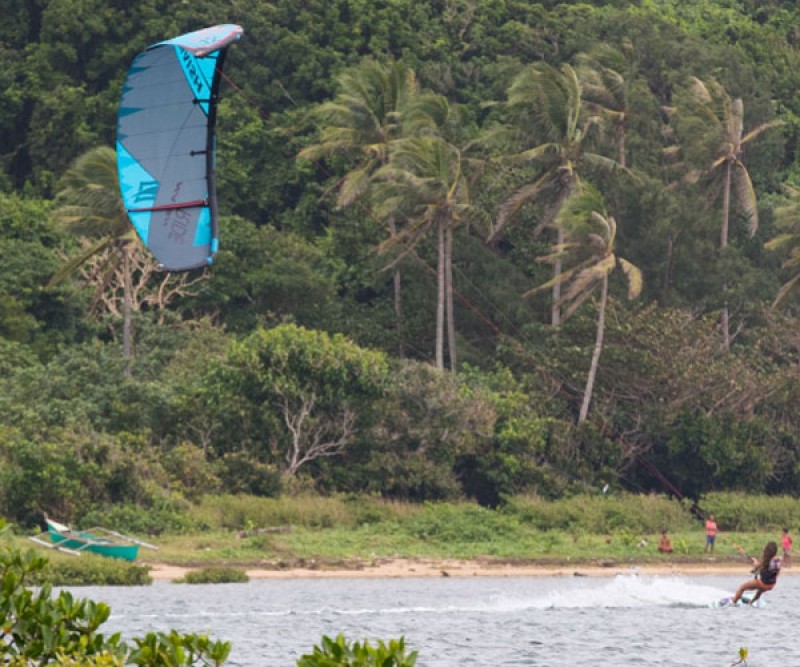 Neuer Ride Allround Kite am Strand