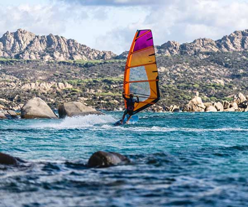 Windsurfen auf dem Wasser