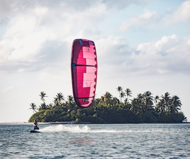 North Kiteboarding Evo aus 2018 vor der Inse Mauii