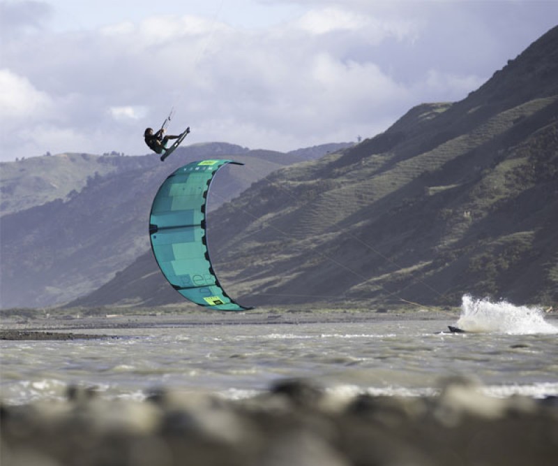 North Kiteboarding Kiten mit dem Gonzales Rebel Set