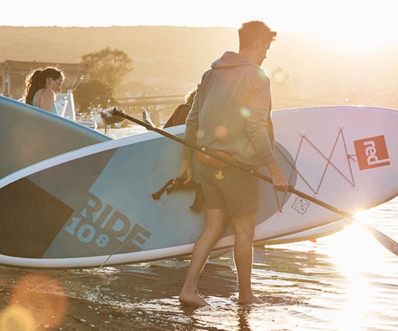 Red Paddle eine kleine Auszeit nehmen  am Strand