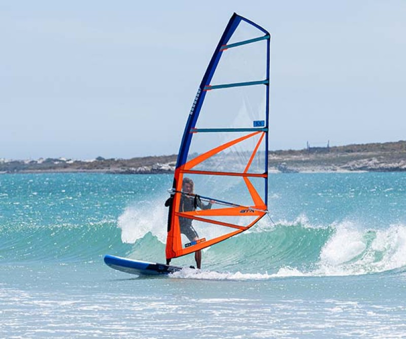 STX HD2 Monofilm Freeride Rigg beim Windsurfen