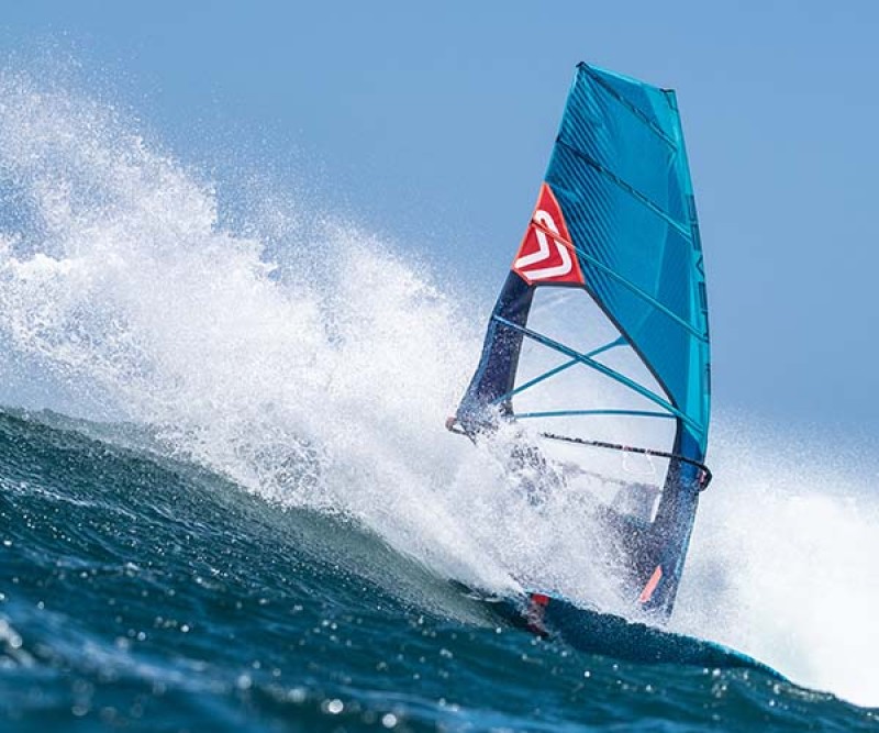 Aeron Alloy SV 26 STD 2020  beim Windsurfen