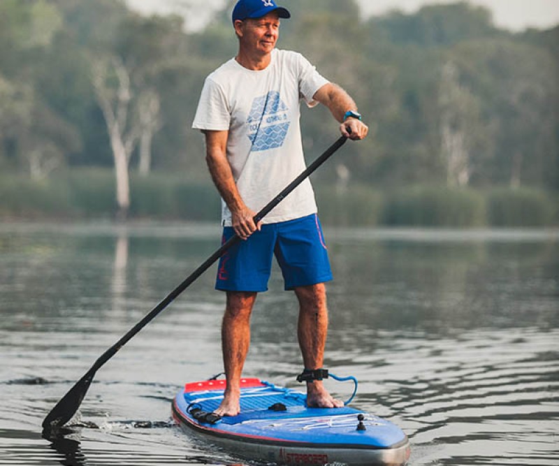 Starboard Sup Air 12.6 x 30" Touring Deluxe SC beim Paddeln