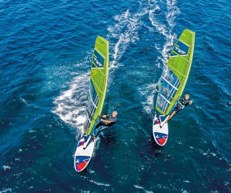 Tahe Techno 148 Freeride Board zu zweit Windsurfen