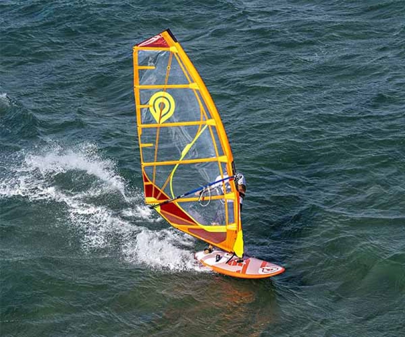 Goya Volar Freeride Single Windsurf Board beim Windsurfen